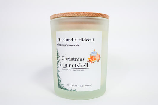 Christmas in a nutshell -  świeca o zapachu Świąt Bożego Narodzenia